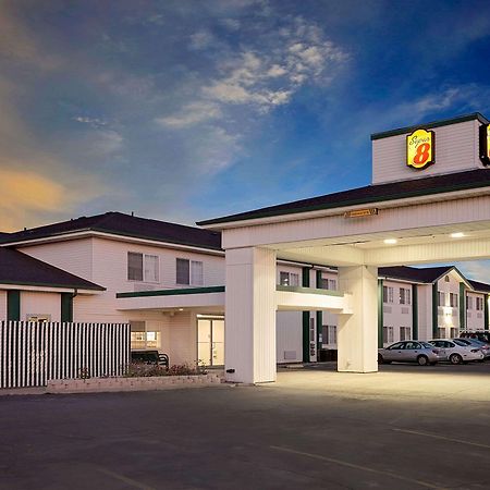 Super 8 By Wyndham Battle Mountain Hotell Exteriör bild