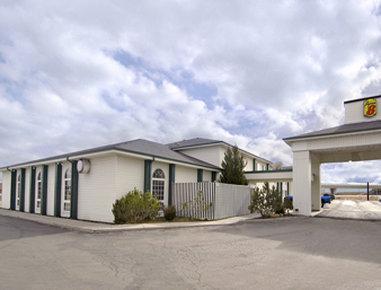 Super 8 By Wyndham Battle Mountain Hotell Exteriör bild